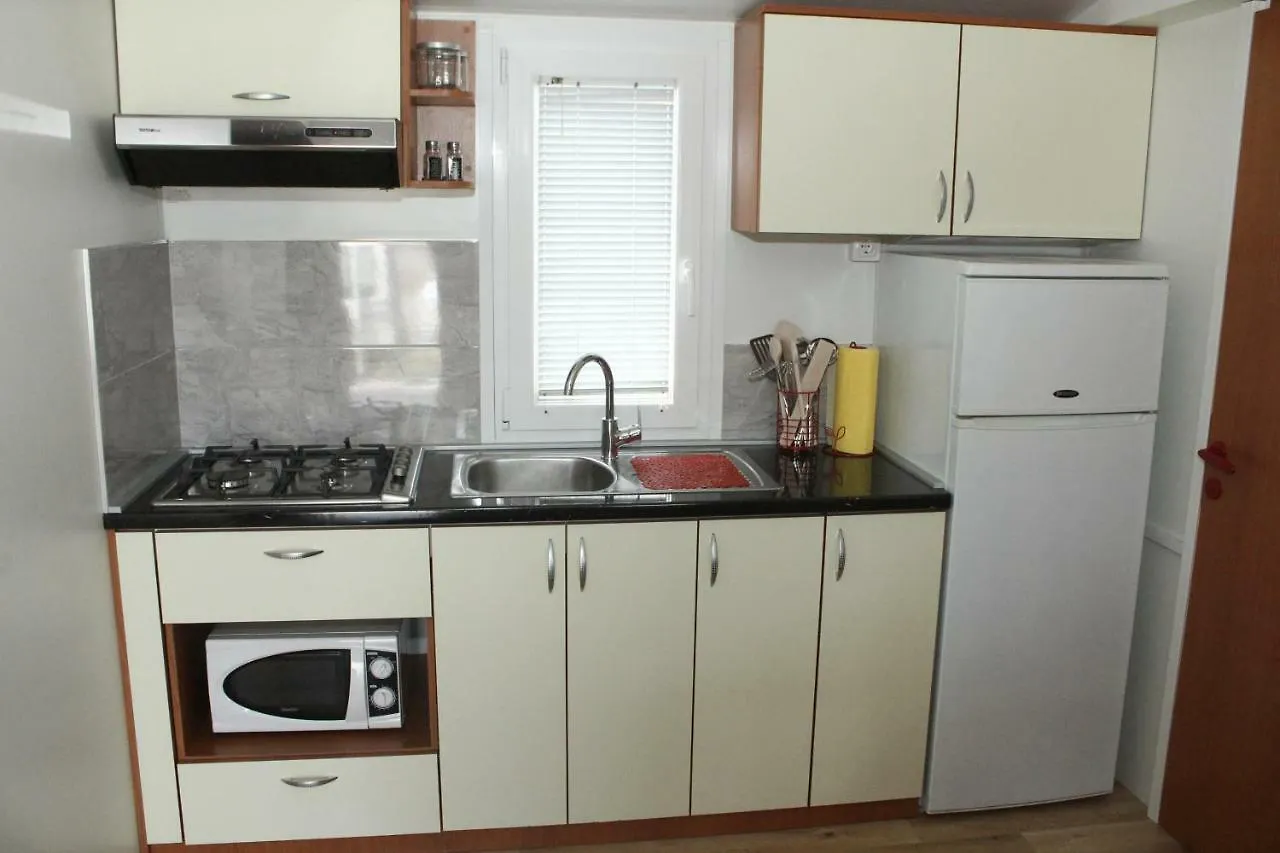 Vikendica Mobile House Danijel