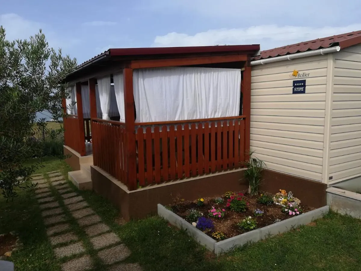 בית נופש הוילה סבטי פיליפ אי ג'קוב Mobile House Danijel